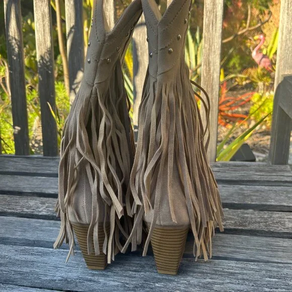 Forever Beige Faux New Suede/Leather Layered Fringe Boots, Size 9 - Picture 6 of 11